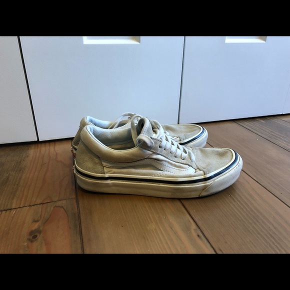 Vans - Picture 3 of 4